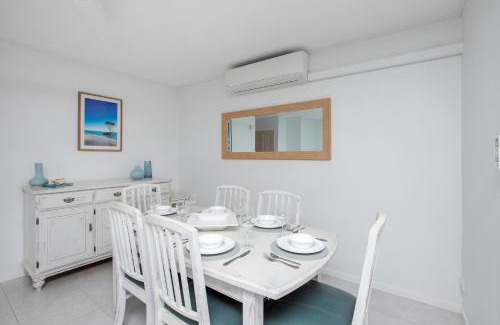 Forster Apartment | Breakers 9