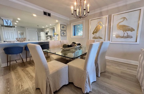 Destin Condo | “Breakers East 101” Gulf Front 2BR/2BA Beach setup included