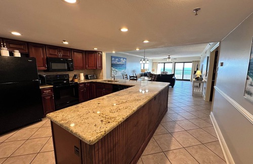 Destin Condo | "Breakers East 405" Gulf Front 2BR/2BA Beach setup included
