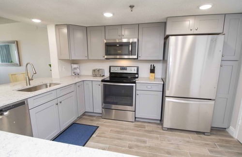 Destin Condo | "Breakers East 502" Gulf Front 2BR/2BA Beach setup included