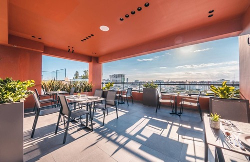 Downtown Santo Domingo Apartment | Breakfast Included at Regatta Living 505