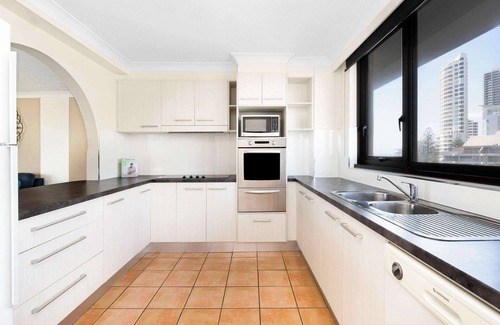 Surfers Paradise Apartment | Breakfree Acapulco