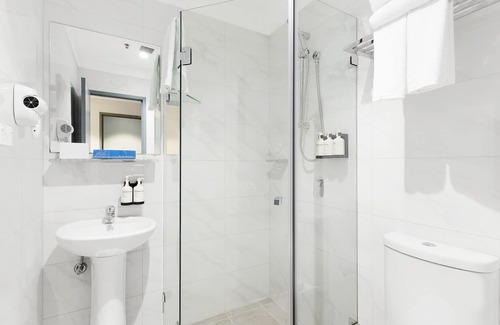 Glebe Hotel | BreakFree on Broadway Sydney