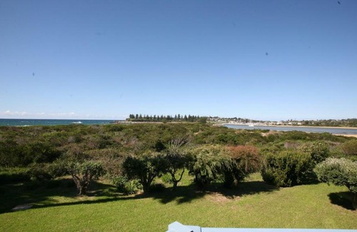 Bermagui House | Breakwater 1 - 1 Narira Street- Beachfront Bermagui Wifi provided