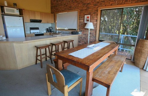 Bermagui House | Breakwater 1 - 1 Narira Street- Beachfront Bermagui Wifi provided