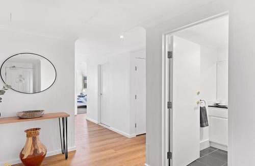 Shoal Bay Apartment | Breakwater Apartment 402