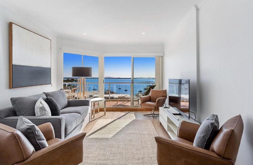 Shoal Bay Apartment | Breakwater Apartment 403