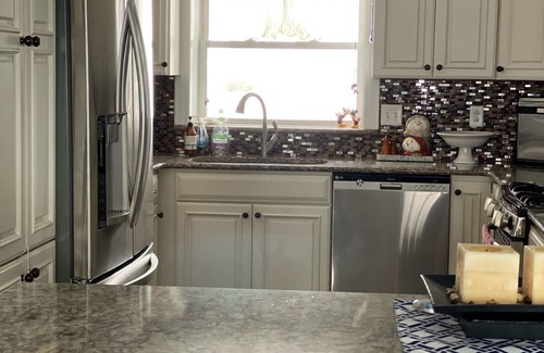 Teall Beach House | Breath taking lake view rental just minutes away from Seneca lake wineries!