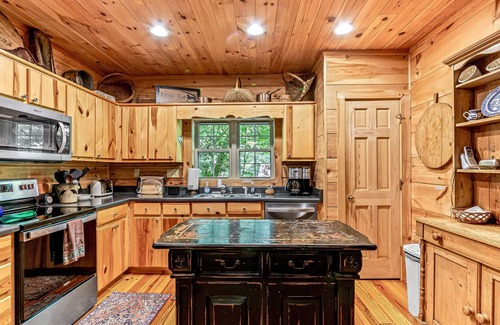 Lake Toxaway House | Breathe in the cool mountain air and let your cares melt away. Fall Discount