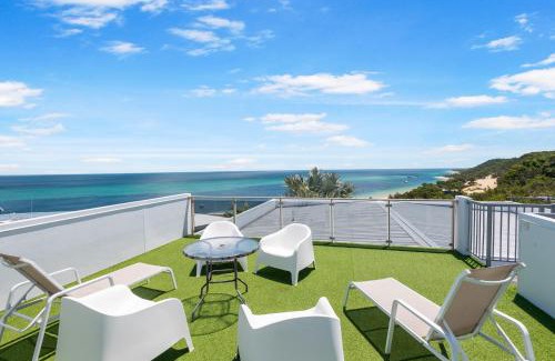Brisbane Waterfront House | Breathe On Moreton will take your breath away