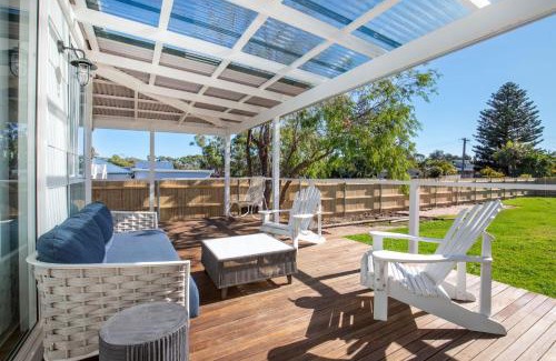 Culburra Beach House | Breathe - Pet Friendly - 2 Mins Walk to Beach