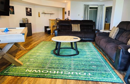 Hot Springs Village House | Breathtaking mountain views-4king en suites, bunk rm, sauna, air hockey,MANCAVE!