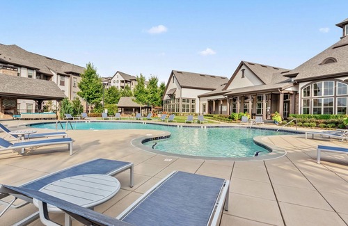 Ferndale House | Breathtaking 1BD/1BA w/Balcony + Gym - Little Rock
