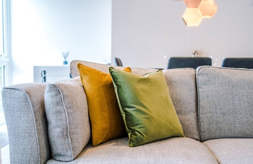 Mollington House | Breathtaking 2 bed property with parking close to Chester Racecourse!