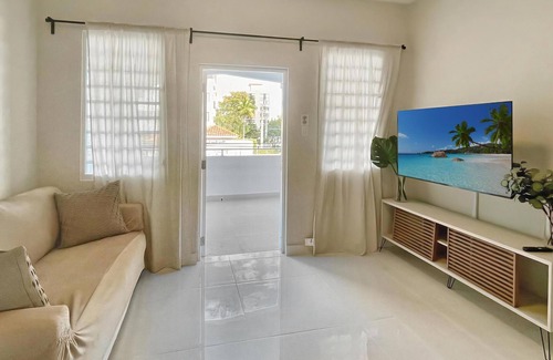 Parque Apartment | Breathtaking 3-Br Beachside Apt
