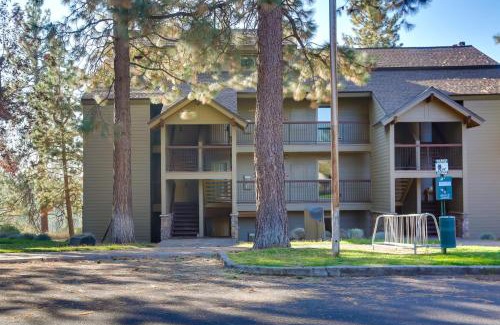 Bend Apartment | Breathtaking Bend Condo with Resort Amenities!