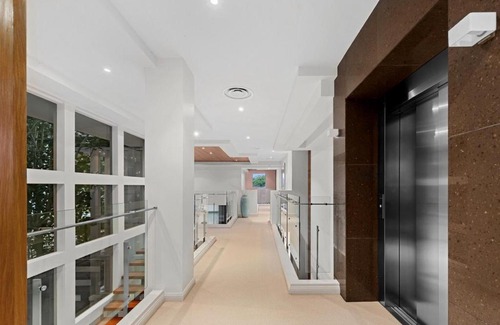 Yeronga Apartment | Breathtaking designed to draw on its rare riverside