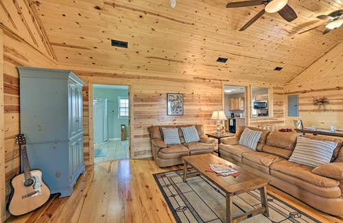 Elkin House | Breathtaking Elkin Getaway w/Vineyard Views!