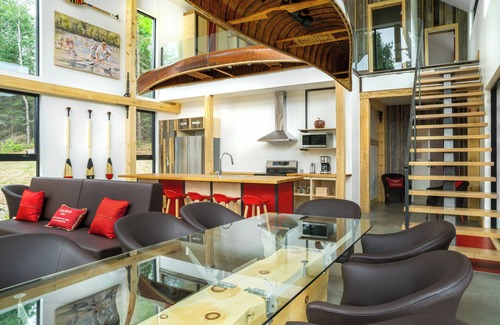 Mauricie House | Breathtaking Escape w/Fireplace, BBQ, Wellness & Soothing Du Loup river View