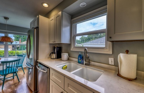 Alki House | Breathtaking home w/furnished deck near Alki Beach and minutes from downtown