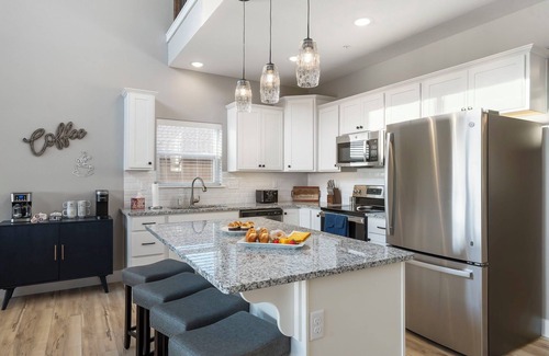 Kimberling City House | Breathtaking Lake Views, HotTub, Firepit, Trendy Game Room, EV Charger, Free Tickets!
