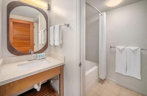 Kahului Hotel | Breathtaking Maui Beach Retreat | Spacious Ocean View Retreat Perfect for Couple
