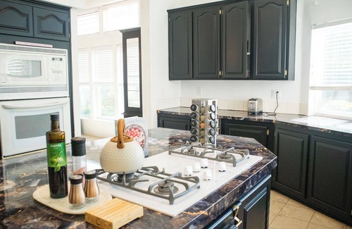 Ramona House | Breathtaking Mountain House with great trails & amenities - Sleeps 14!