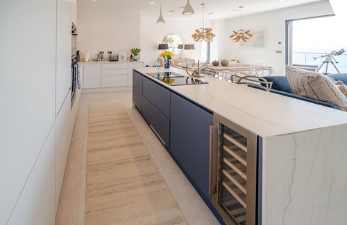 Downderry House | Breathtaking, new beach house with hot hub, EV charger, dog friendly & parking