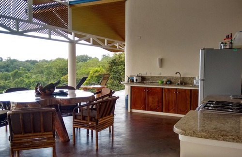 Savegre House | Breathtaking Ocean Views at Sunrise Sunset, 4BD, Pool, Wifi, Fruit Trees, Jungle