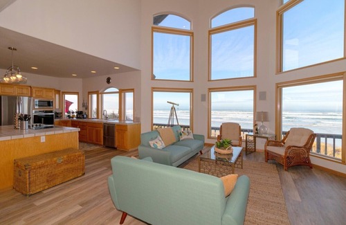Florence House | Breathtaking Oceanfront Getaway nDiscounted Rates 11/1/2024 - 4/30/2025