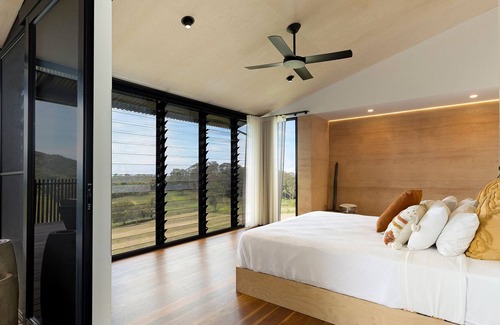 Mount Coolum House | Breathtaking panoramic views of Mount Coolum