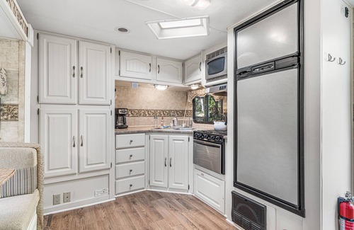 Jacksonville House | Breathtaking River Retreat RV Campground - Gym, Game Room, Sauna