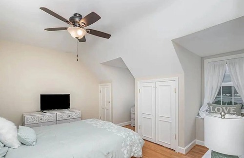 Maysville House | Breathtaking River Views! Big Beautiful Spacious Home