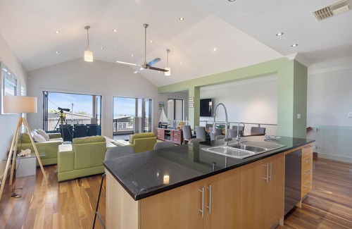McCracken House | Breathtaking Sea Views at Bennys
