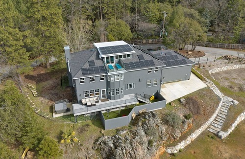 Colfax House | Breathtaking Sierra Foothills Sunset Views w/hot tub, volleyball, and EV charger