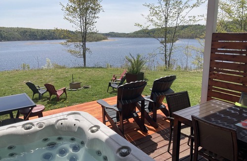 Mauricie Apartment | Breathtaking views, 2 spas, sauna, steam room.