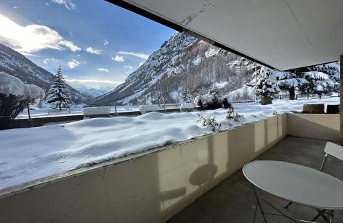 Taesch Apartment | Breathtaking View Apartment near Zermatt with Parking