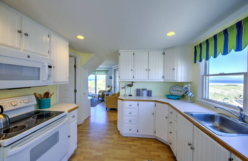 East Sandwich Cottage | Breathtaking Views of Cape Cod Bay and Scorton Creek, a Perfect Location