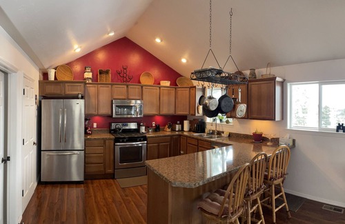 Somers House | Breathtaking views of Flathead Lake and the Rocky Mountains