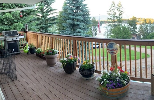 Somers House | Breathtaking views of Flathead Lake and the Rocky Mountains