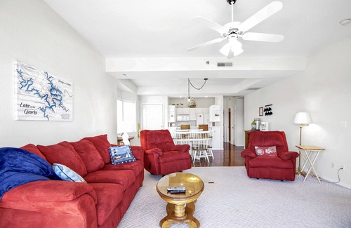 Lakeland Condo | Breathtaking Views - Two Pools - Enclosed Balcony
