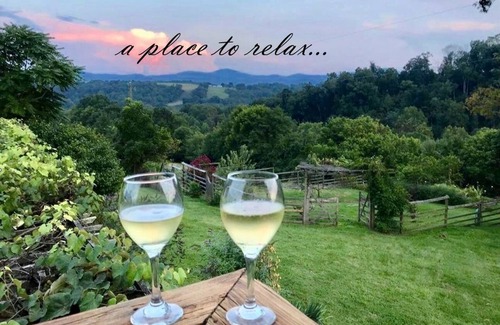 Lexington Cottage | Breathtaking Views & Cozy Studio