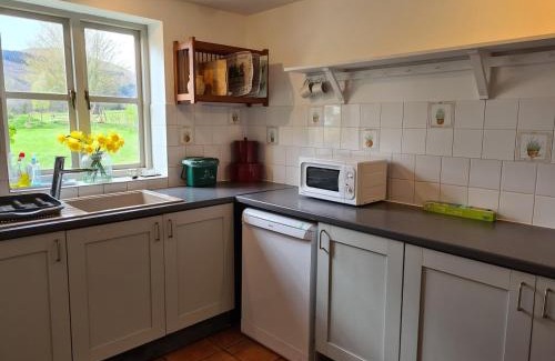 Llanfihangel Tal-y-llyn House | Brecon Beacons Lovely cottage with stunning views