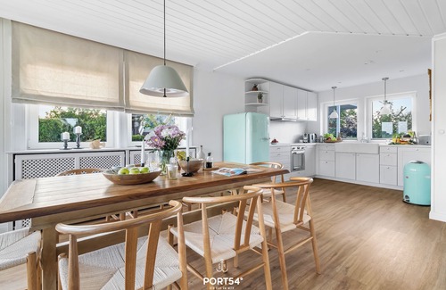 Kopperby House | Breeze 71 - Schwedenhaus, 1. Reihe am Wasser, Kamin, 3 Bäder, PKW E-ladesäule