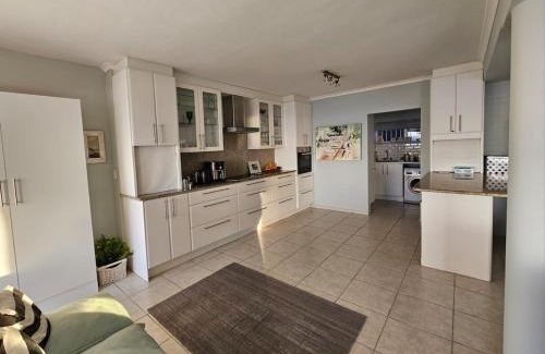 Mountainside Apartment | Breeze In
