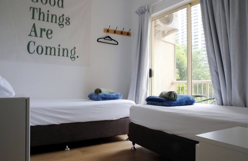 Surfers Paradise Hotel | Breeze Inn