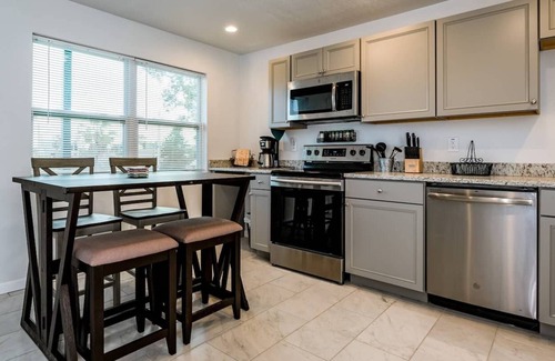 Smith's Memento Apartment | BREEZE SUITE -PETS WELCOME