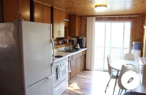 Tobermory House | Breezes By the Bay