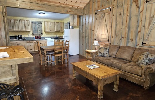 Fredericksburg Cottage | Breezy Hills Cottages