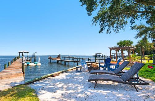 Gulf Breeze House | Breezy on the Bay